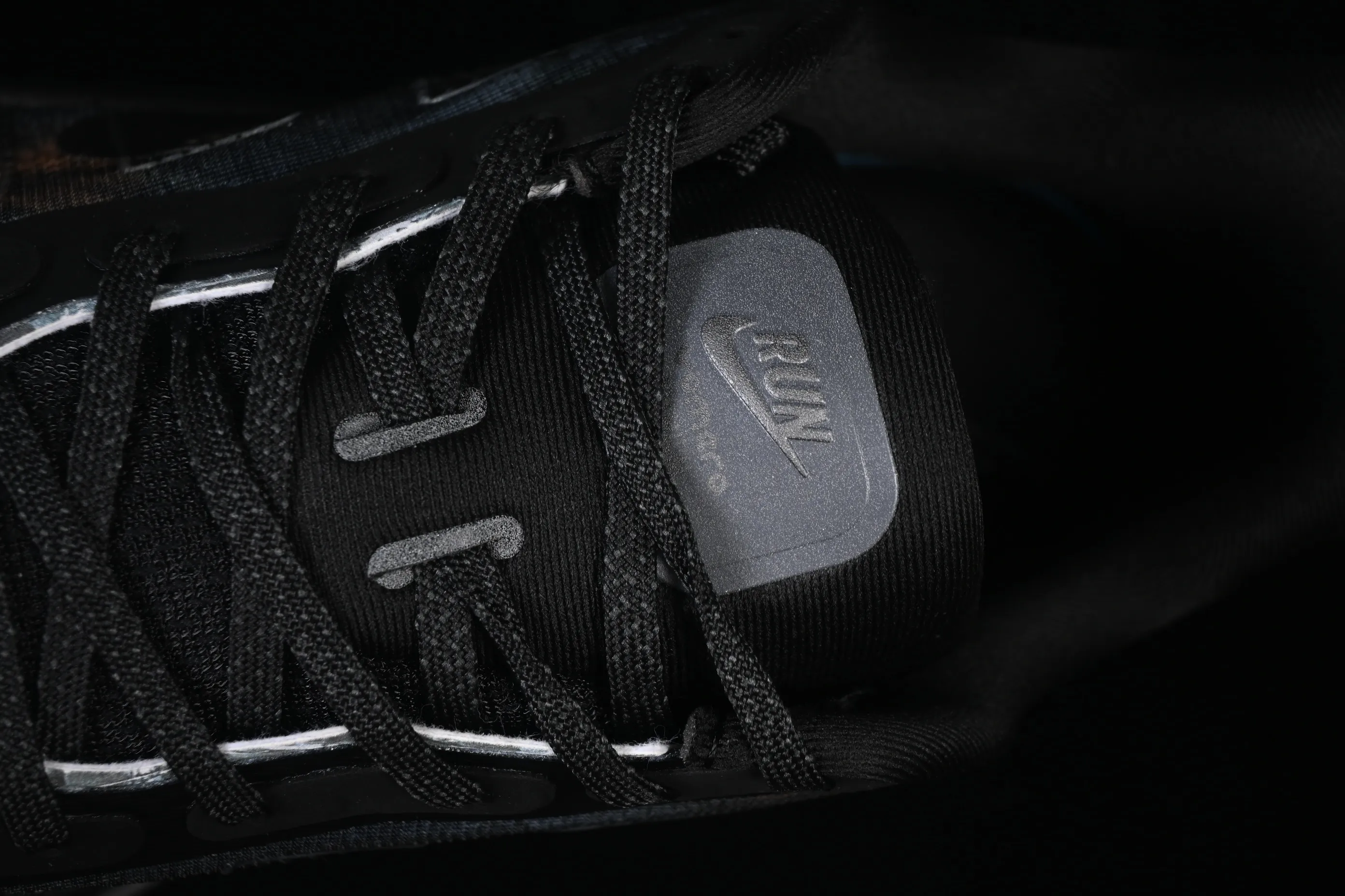 All Categories Nk Air Force 1 Air Force Series Nk Air Force 1 Low Air Force Low Nike Air Zoom Vomero Premium Nike Mesh Thick Sole Air Cushion Running Shoes IO7325-001